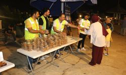Büyükşehir Mevlit Kandil’inde 19 ilçede lokma ikram etti