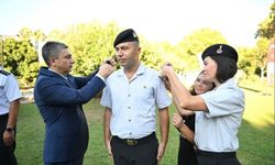 Jandarma çiftin evlilik yıldönümünde rütbe terfi gururu