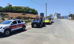 Antalya'da jandarma ekiplerinden safari araçlara yönelik denetim