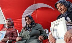 Diyarbakır anneleri PKK ve uzantısı YPG-SDG’nin feshini değerlendirdi