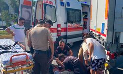 Serik'te motosikletli park halindeki kamyona çarptı