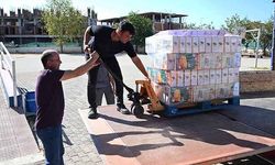 Kemer'de ücretsiz kırtasiye malzemeleri