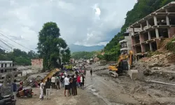 Nepal'deki selde hayatını kaybedenlerin sayısı 1355'e yükseldi
