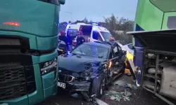 İstanbul-İzmir Otoyolu'nda zincirleme kaza: 5 otomobil birbirine girdi, 11 yaralı
