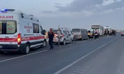 Kum fırtınasında zincirleme kaza; 16 yaralı