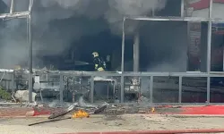 Restoranda çıkan yangın büyüdü: Dumanlar şehri sardı