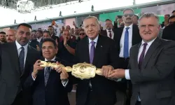 Cumhurbaşkanı Erdoğan, Yağlı Güreş Cumhurbaşkanlığı Kupası final mücadelelerini izledi