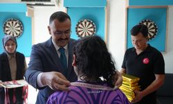 Dartta dereceye giren kız çocuklarına Başsavcıdan tebrik