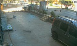 Parçalanan otomobilin direksiyonundan yürüyerek indi