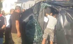 Antalya'da tur minibüsü, kamyonet ve otomobil çarpıştı: 15'i turist 17 yaralı