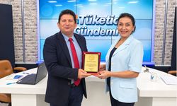 20 yıllık emeğe anlamlı vefa: Tüketicinin sesine plaket