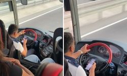 Şoförün seyir halindeyken müzik keyfi yolcu kamerasında