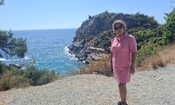 Tarihi sütunların gölgesinde deniz keyfi