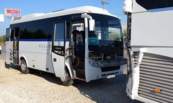 Serik'te servis ve midibüs çarpıştı: 1'i ağır 6 yaralı
