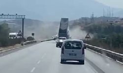 Tırın açık unutulan tırı dorsesi, EDS levhasını yerinden söktü