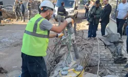 Maltepe'de 3 katı çöken binadan incelenmek üzere örnekler alındı