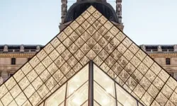 Louvre Müzesi eylemler nedeniyle ziyarete kapatıldı