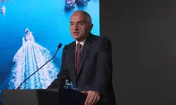 Bakan Ersoy: Bu yılı 65 milyar doların üzerinde bir gelirle kapatacağımız öngörüyoruz