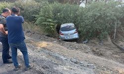 Serik'te otomobil şarampole düştü