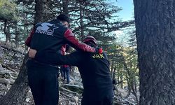 Antalya'da mahsur kalan 2 kişi 14 saat sonunda kurtarıldı