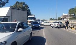Serik'te 3 araç zincirleme kaza yaptı