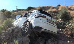 Kontrolden çıkan otomobil uçurumdan yuvarlandı