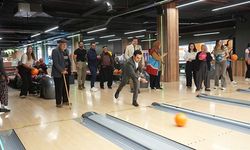 Gazipaşa'da yaşlılar bowling oynadı