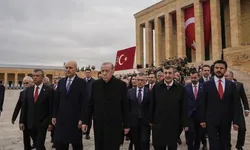Cumhurbaşkanı Erdoğan başkanlığındaki devlet erkanı Anıtkabir’i ziyaret etti