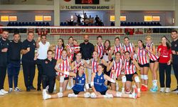 Antalyaspor, Akdeniz Bilgi Spor'u set vermeden mağlup etti