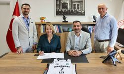 Manavgat Belediyespor'a Hatice Öz'den sponsorluk desteği!