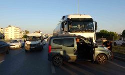 Manavgat'ta LPG tankeri, hafif ticari araçla çarpıştı