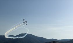 Türk Yıldızları’dan Fethiye semalarında nefes kesen prova