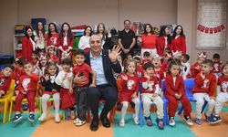Başkan Kotan 29 Ekim coşkusunu miniklerle yaşadı