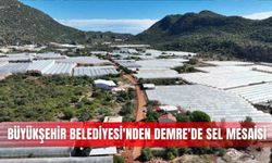 Büyükşehir Belediyesi'nden Demre'de sel mesaisi