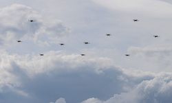 20 KARGU, sürü halinde saldırarak hedefleri imha etti