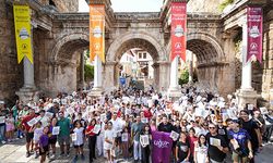Kaleiçi'nin tarihi sokaklarında oryantiring heyecanı