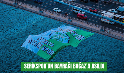 2. Lig Kırmızı Grup şampiyonu Serikspor'un bayrağı, İstanbul Boğazı’nda dalgalandı