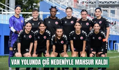 1207 Antalyaspor kafilesi Van yolunda çığ nedeniyle mahsur kaldı