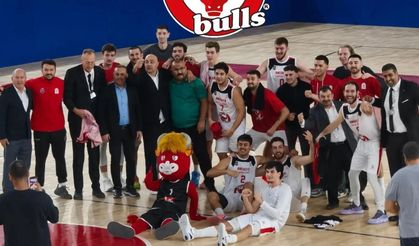 Antalya Gençlik Spor Pizza Bulls, Teşvikiyespor'u 30 sayı farkla mağlup ederek ilk galibiyetini aldı!