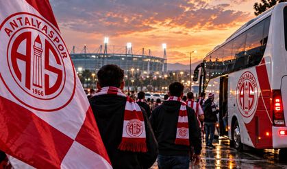 Antalyaspor taraftarından otobüs isyanı: “Desteğe gelince hepiniz kafanızı kuma gömüyorsunuz!”