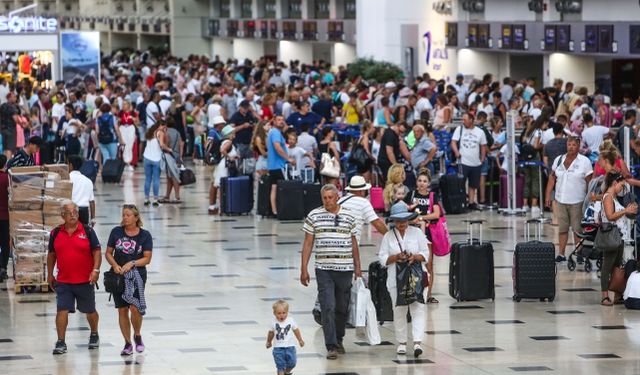 Turist rekoru kırıldı