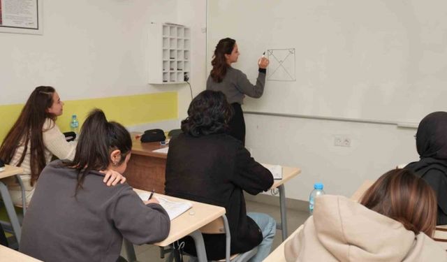 Alanya'da 694 öğrenciye ücretsiz eğitim