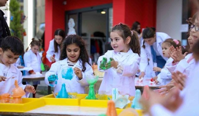 Alanya'da çocuklar Bilim Şenliği'nde buluştu