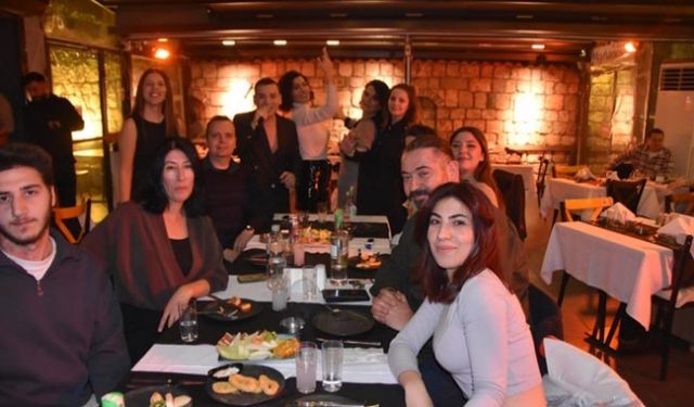 Barış Üçkapılar Meyhanede Tam gaz