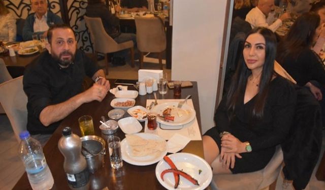 Kaçaroğlu Ailesi Sona Meyhanesi'nde