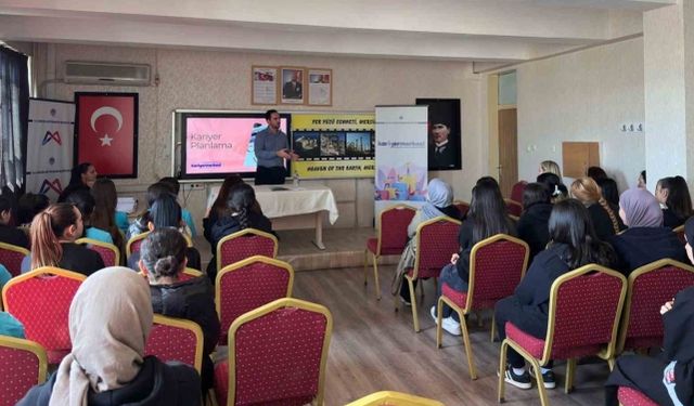 Mersin Kariyer Merkezi, öğrencilere destek oluyor