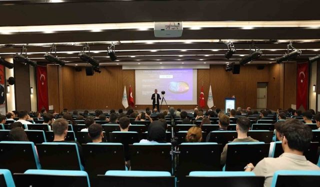 ALKÜ'de uzman isimler öğrencilerle buluştu