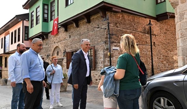 Başkan Uysal, Kaleiçi esnafıyla bir araya geldi