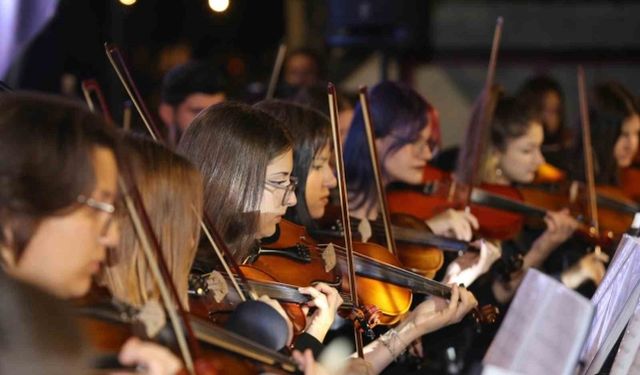 Kepez'den 23 Nisan'a özel senfonik rock konseri