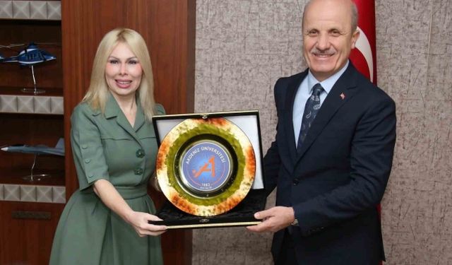 YÖK Başkanı Prof.Dr. Özvar'dan Akdeniz Üniversitesi ziyareti